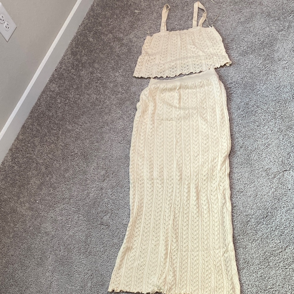 Elegant Cream Knit Maxi Dress